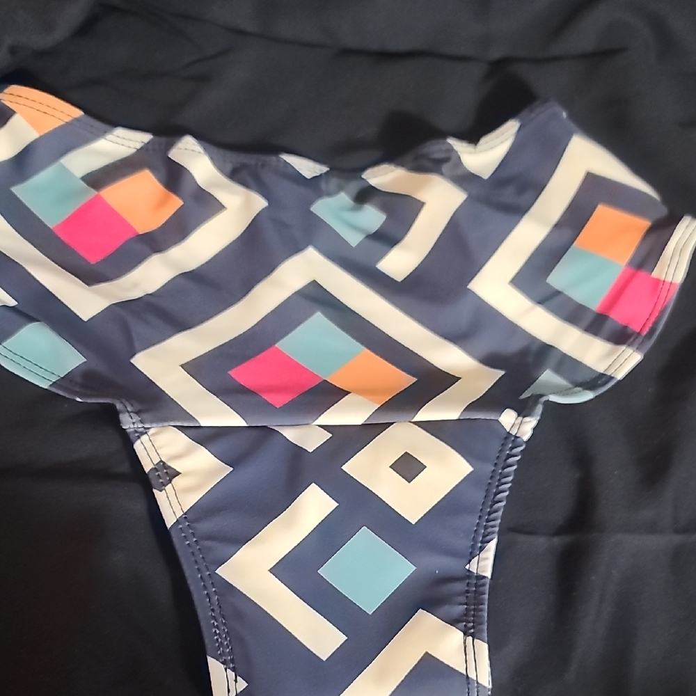 Geometric Patterned Swim Bottom - Picture 4 of 7